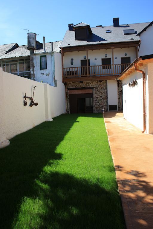 Casa Rural El Almendro De Maria Ponferrada Exterior foto